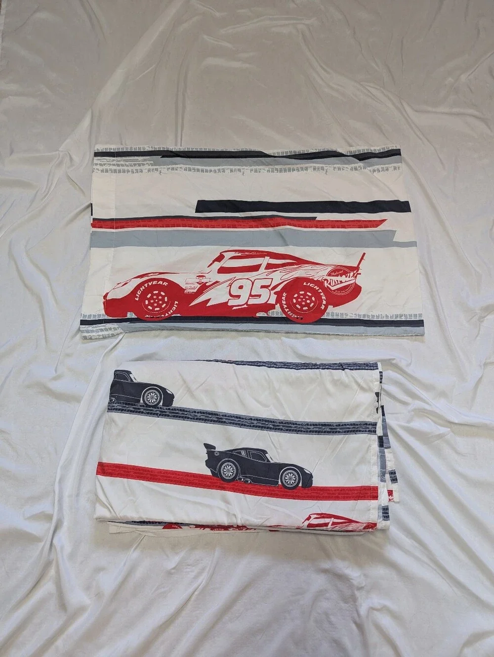 Disney Pixar Cars Lightning Mcqueen 2 Pc Flat Sheet & Pillow Case Set Queen Size